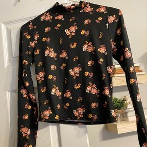 Fitted long sleeve shirt